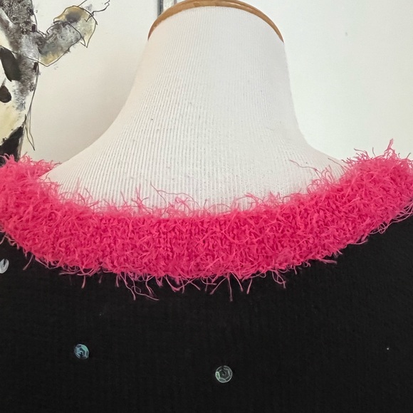 Mandal Bay Black & Pink Embellished Christmas Sweater Size Large - Picture 7 of 8